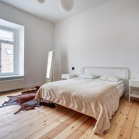Spacious 2-Bedroom Flat In Old Town By Urban Rent Vilnius Luaran gambar