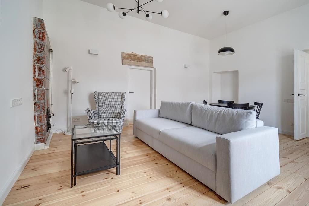 Spacious 2-Bedroom Flat In Old Town By Urban Rent Vilnius Luaran gambar