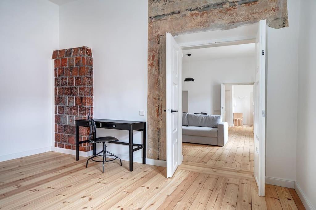Spacious 2-Bedroom Flat In Old Town By Urban Rent Vilnius Luaran gambar