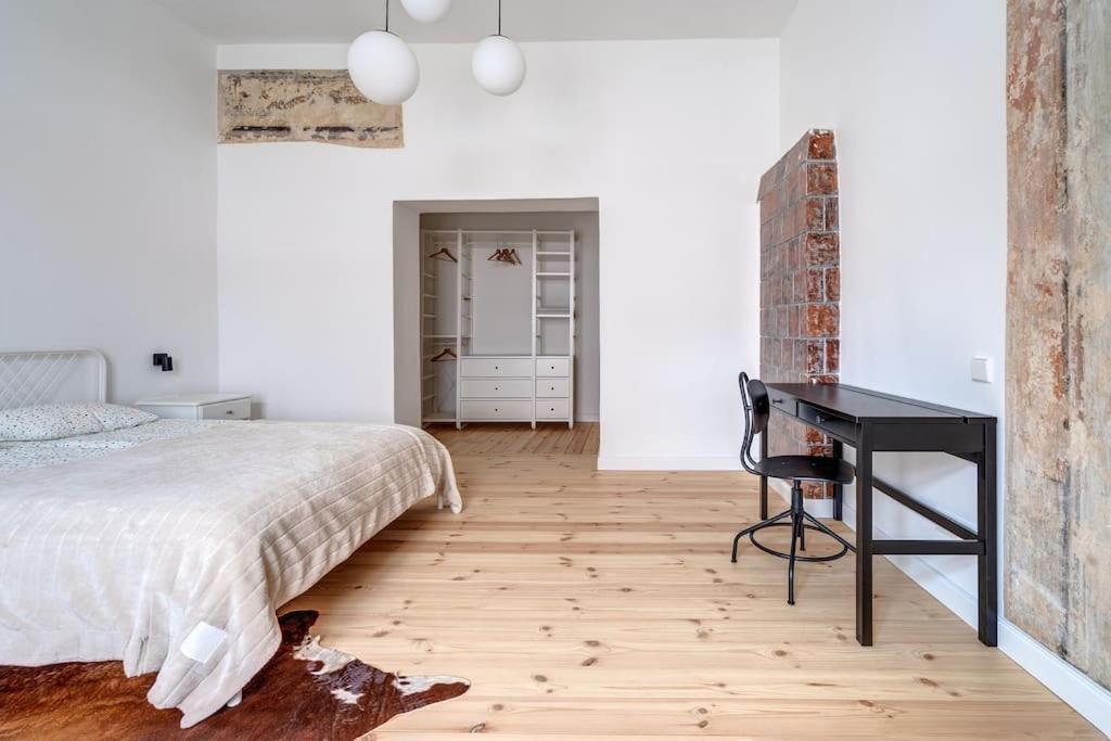 Spacious 2-Bedroom Flat In Old Town By Urban Rent Vilnius Luaran gambar