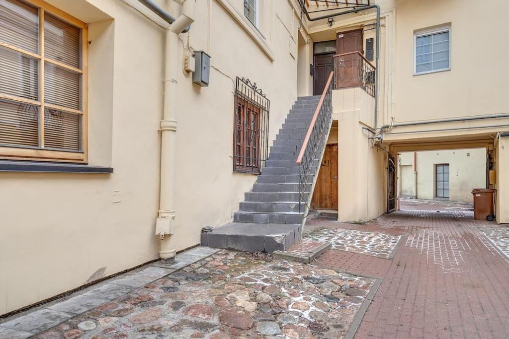 Spacious 2-Bedroom Flat In Old Town By Urban Rent Vilnius Luaran gambar