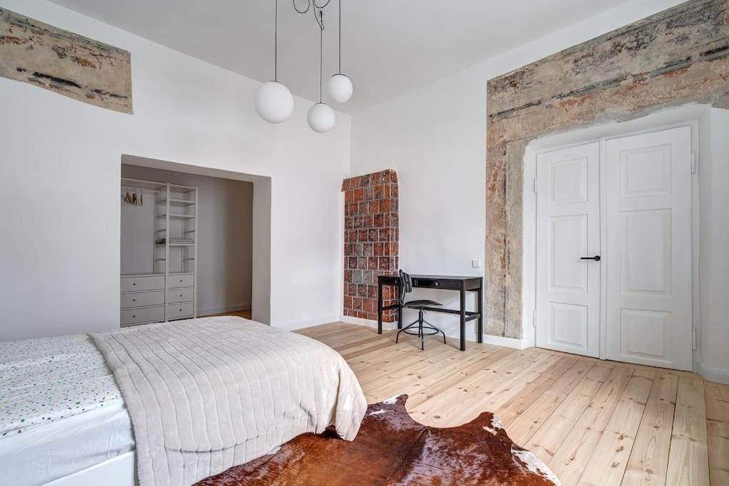 Spacious 2-Bedroom Flat In Old Town By Urban Rent Vilnius Luaran gambar