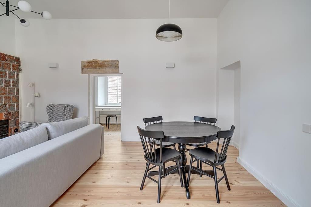 Spacious 2-Bedroom Flat In Old Town By Urban Rent Vilnius Luaran gambar