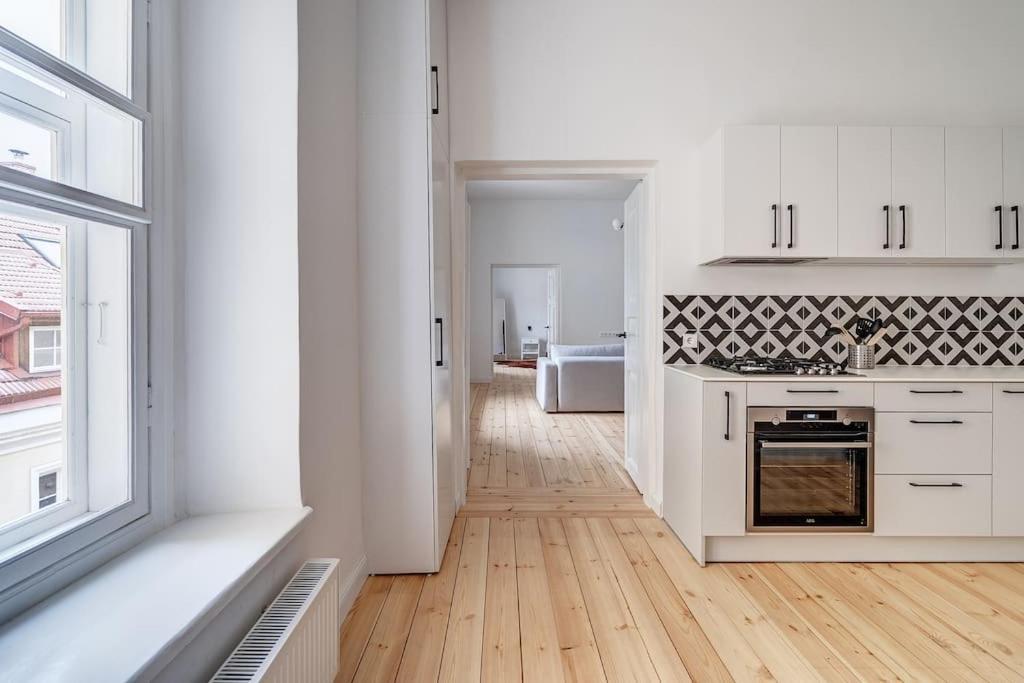 Spacious 2-Bedroom Flat In Old Town By Urban Rent Vilnius Luaran gambar