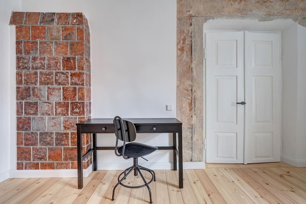 Spacious 2-Bedroom Flat In Old Town By Urban Rent Vilnius Luaran gambar
