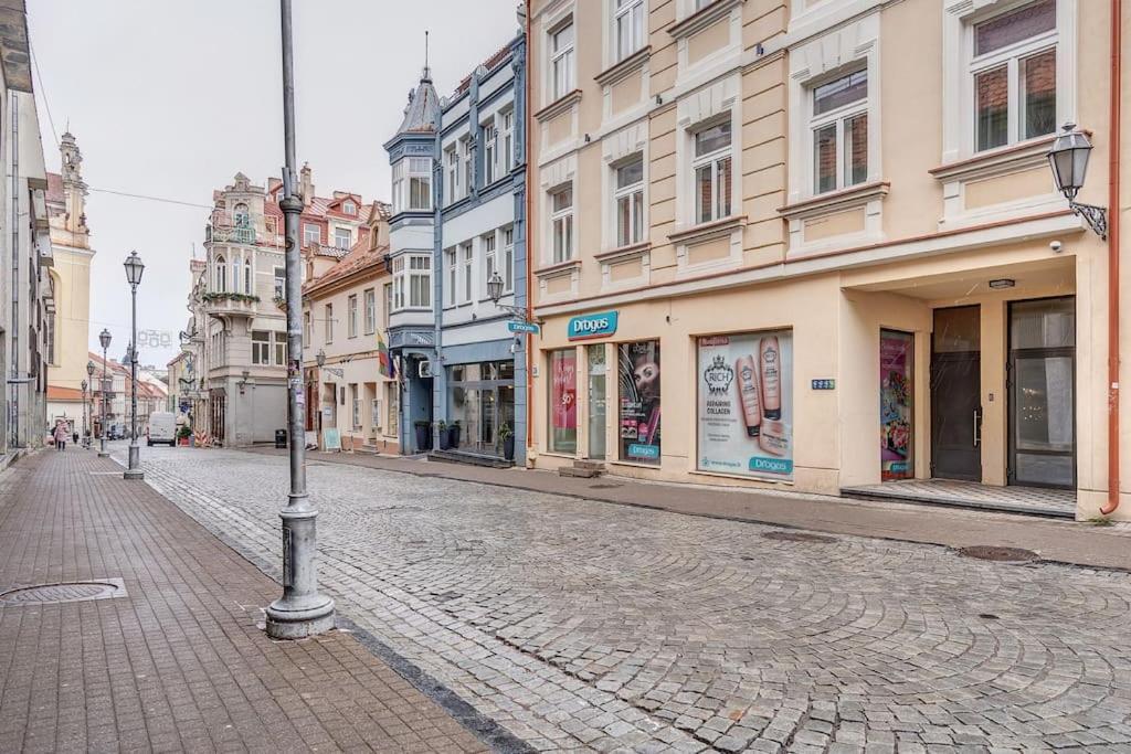 Spacious 2-Bedroom Flat In Old Town By Urban Rent Vilnius Luaran gambar