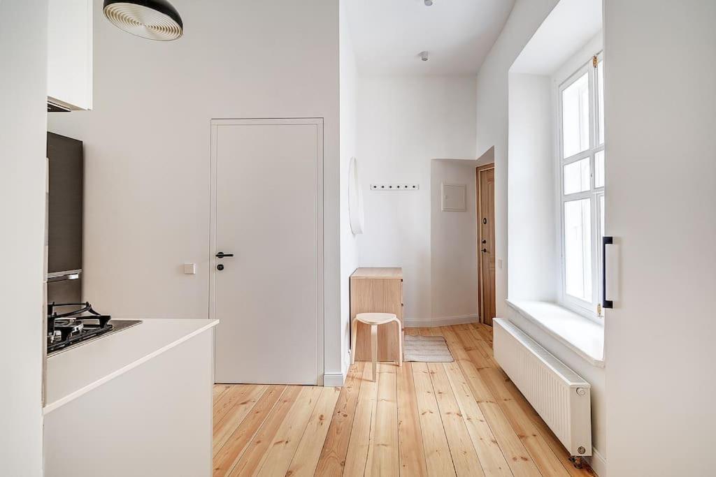Spacious 2-Bedroom Flat In Old Town By Urban Rent Vilnius Luaran gambar