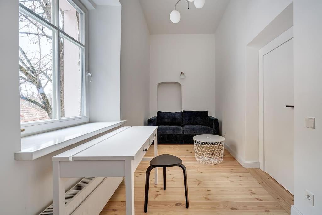 Spacious 2-Bedroom Flat In Old Town By Urban Rent Vilnius Luaran gambar