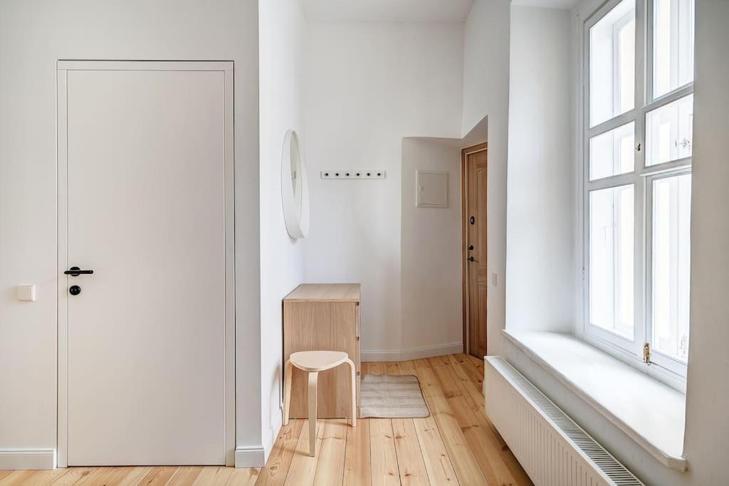 Spacious 2-Bedroom Flat In Old Town By Urban Rent Vilnius Luaran gambar