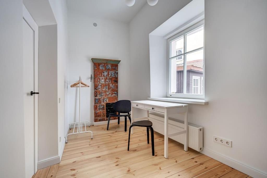 Spacious 2-Bedroom Flat In Old Town By Urban Rent Vilnius Luaran gambar